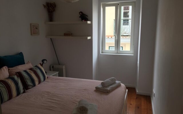 Campo de Ourique Cozy T1 Apartment