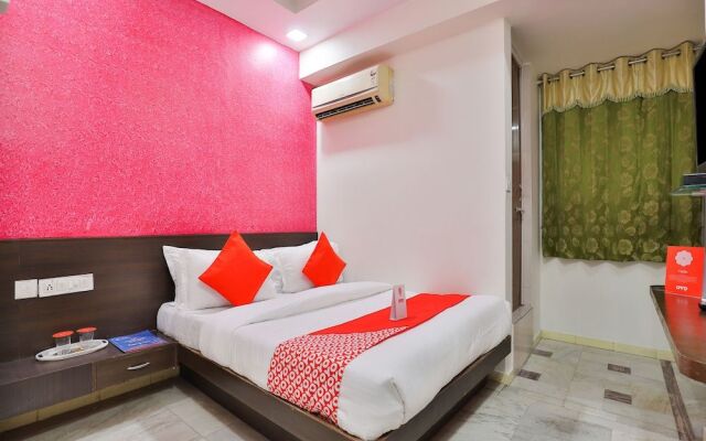Oyo 15581 Rajshree