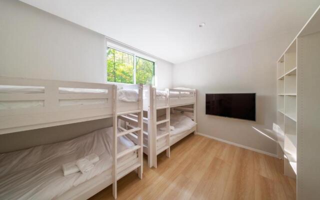 Sanzan Chalet by Hakuba White Fox Company