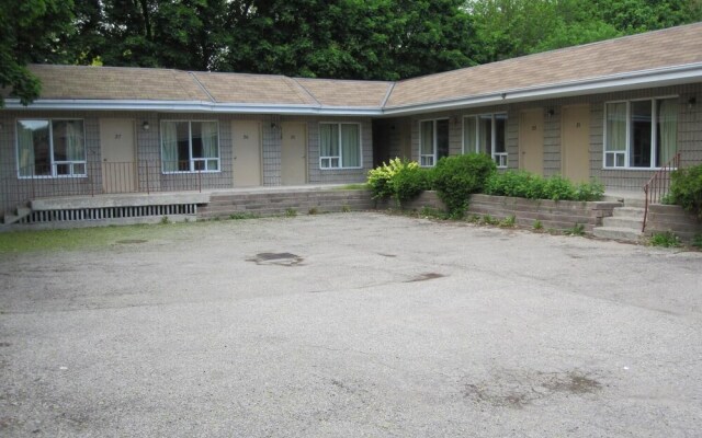 Clarkson Village Motel