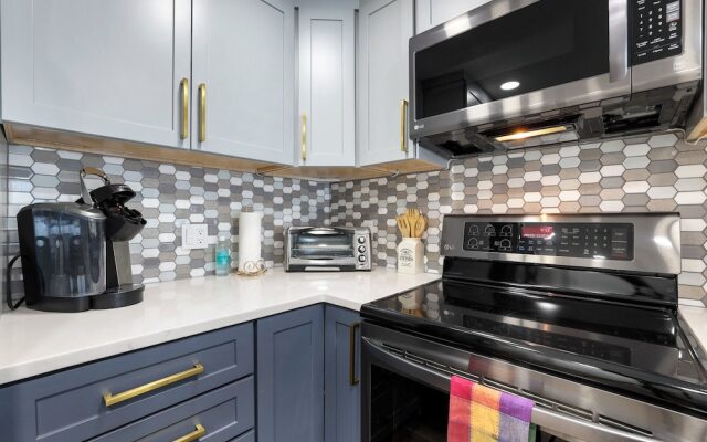 Bijou at the Lake - Amazing Lake Front Complex!