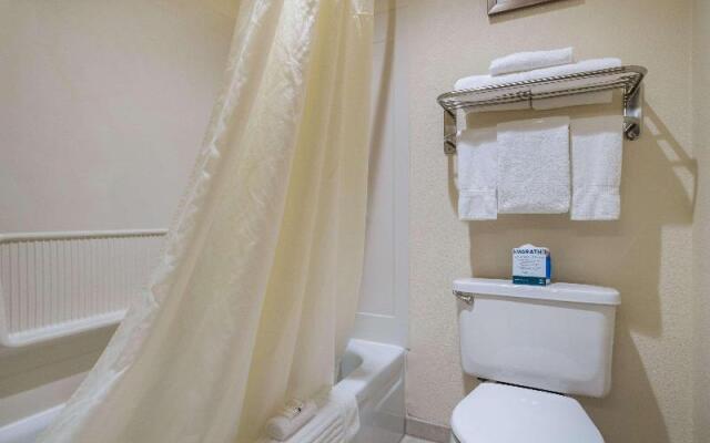 Quality Inn & Suites Silverdale