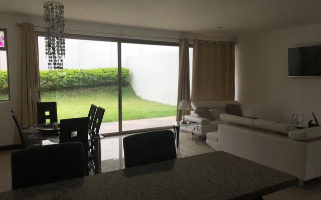 Las Yagrumas Condo Escazu