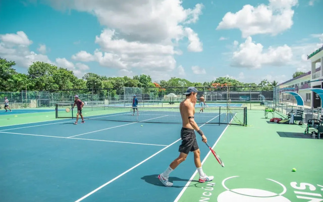 Cancun Tennis Inn