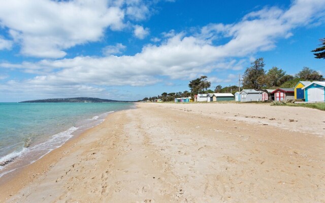 DROMANA Walk to Beach & Shops. Table Tennis + Netflix