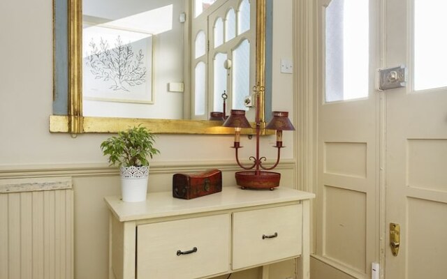 Veeve - Traditional Chiswick