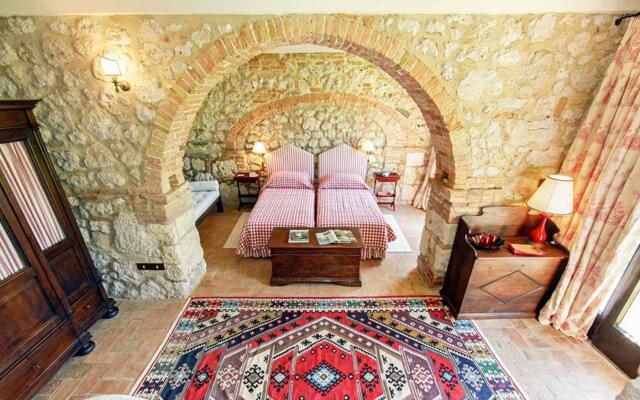 Independent Villa With 12 Beds-villa Aiola