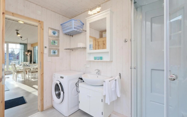 Nice Home in Zerpenschleuse With 2 Bedrooms and Wifi