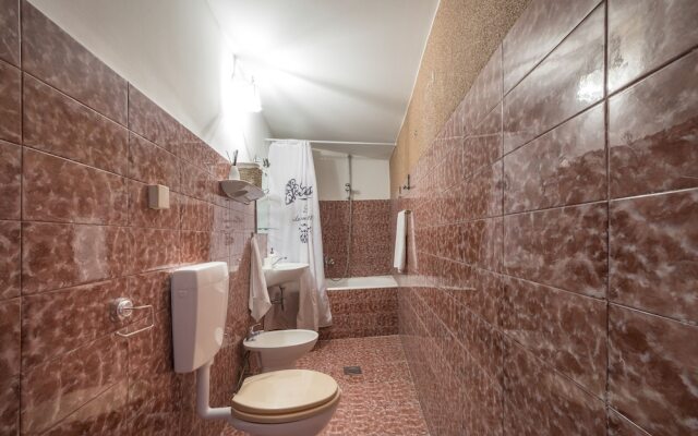 Nostromo Guesthouse