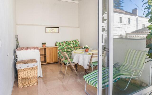 2 Bedroom house and Garden Lounge