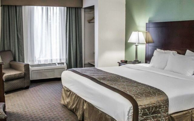 Copley Inn & Suites By OYO Akron OH