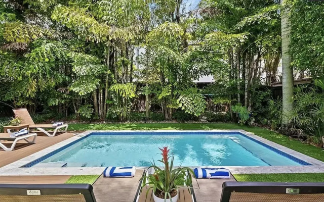 Wilton Manors Stunning Gated Oasis