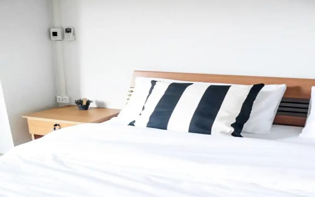 Warm Hug Home & Apartment