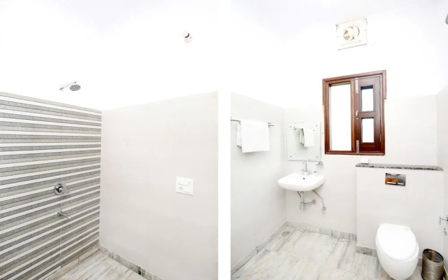 OYO 38009 The Sai Villa