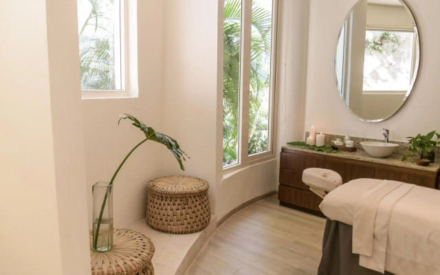 Grand Miramar All Luxury Suites & Residences