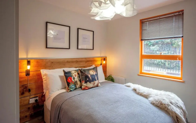 Higgihaus Cabot Mews Aparthotel