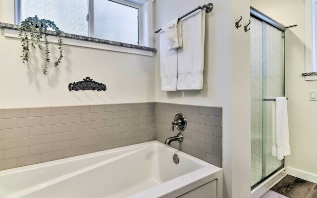 Family-friendly Packwood Retreat w/ Deck!