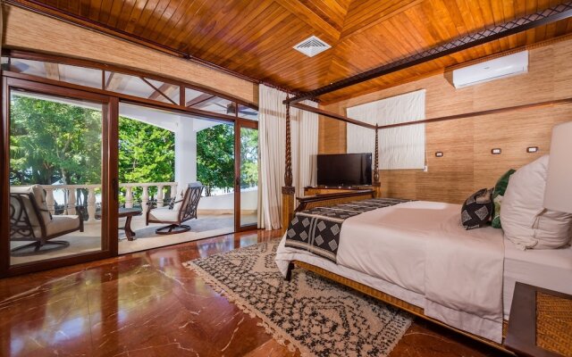 Blue Jewel Oceanfront Private Villa