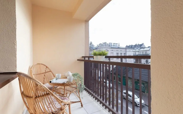 Apartment With Balcony Cracow by Renters