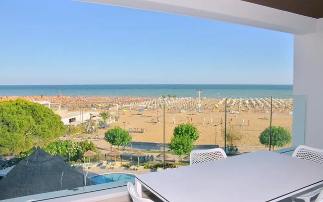 Bright Suite With Terrace and Ocean View