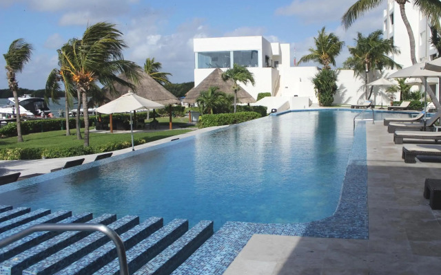 Real Inn Cancún