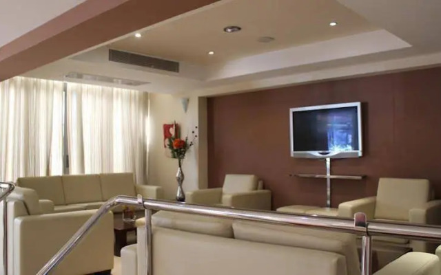 Europa Plaza Hotel