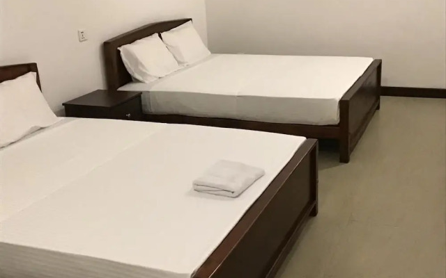 Canalside Villa & Guest House