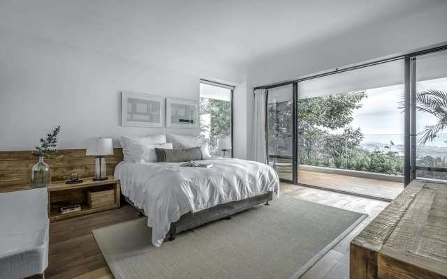 Sunyata Pure House