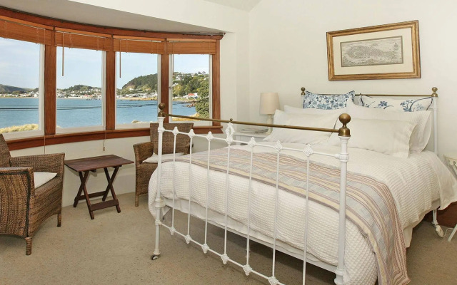 Beachfront Wellington Bed and Breakfast