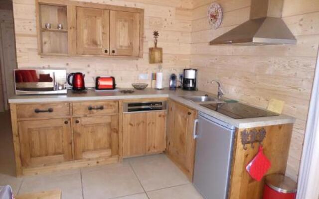 Apartment Agréable rez de jardin dans beau chalet