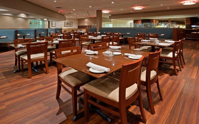 Holiday Inn Burlington Conference Centre by IHG