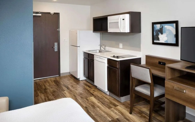 WoodSpring Suites Signature Houston IAH Airport
