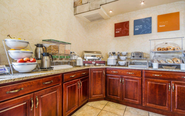 Comfort Suites at Par 4 Resort