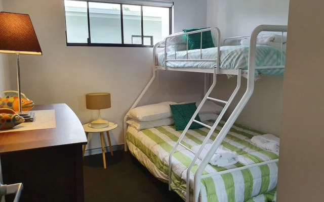 Hinchinbrook Harbour Holiday Apartments
