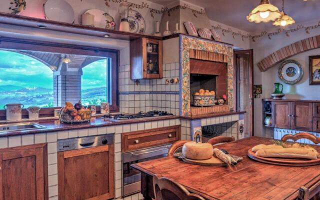 Amorosa House 9+1