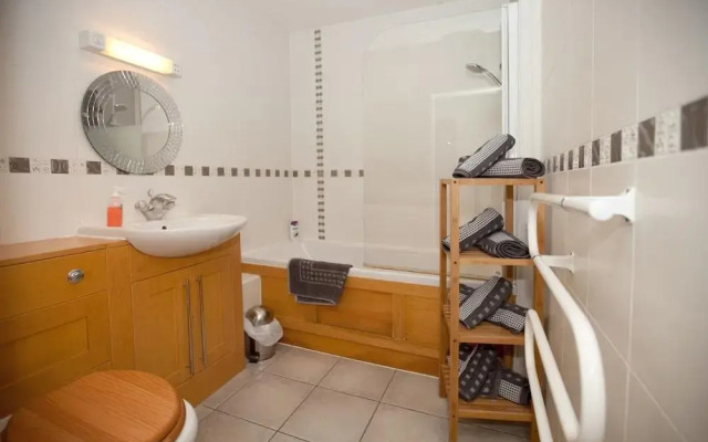 Riverbank View Apartment