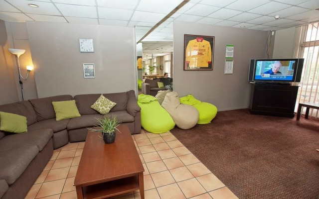 Islander Backpackers Resort