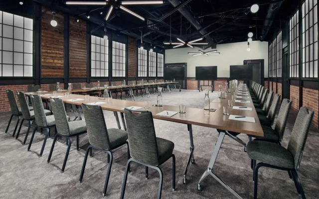 Moxy Downtown Los Angeles
