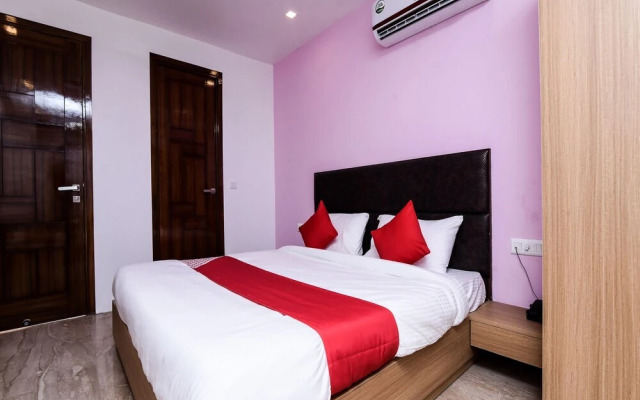OYO Flagship 16044 Hotel 35th Avenue Sector 18