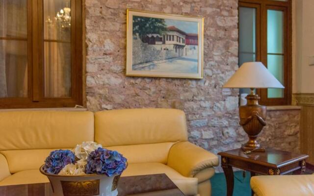 Alexios Luxury Hotel