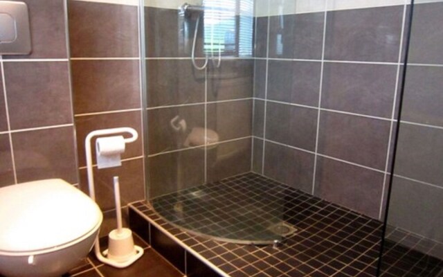 Stunning Holiday Home in Escalles near Sea