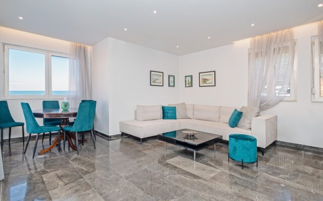 Old Fortress View Roof Top Apartment by Konnect