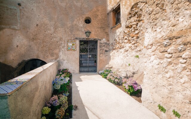 Pontone Hills on Amalfi