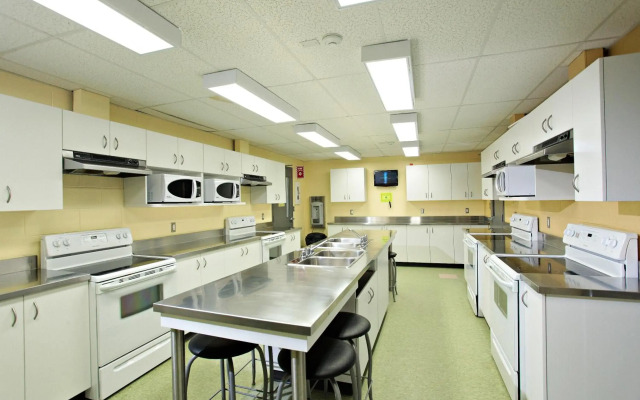 Residence & Conference Centre - Sudbury West