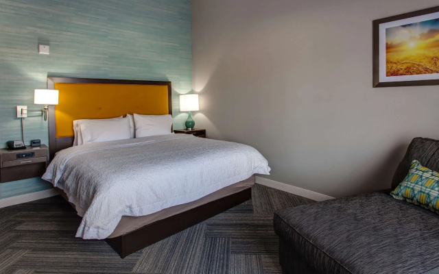 Hampton Inn & Suites Wichita/Airport