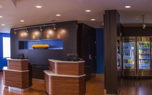 Courtyard by Marriott Charlotte Airport LoSo