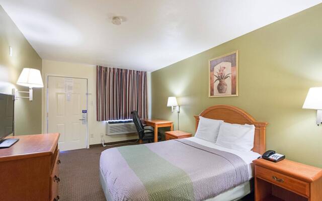 Motel 6 Livingston, TX