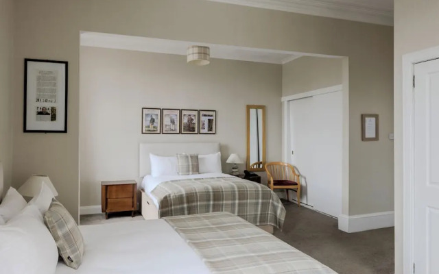 Cleveden House by The Dunvegan