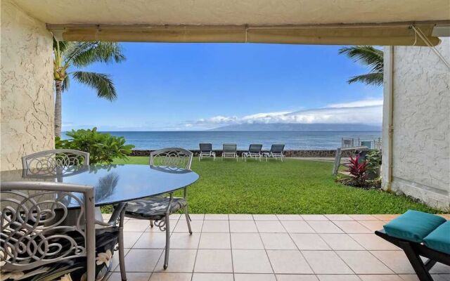 Lokelani #C104 - 1 Br condo by RedAwning