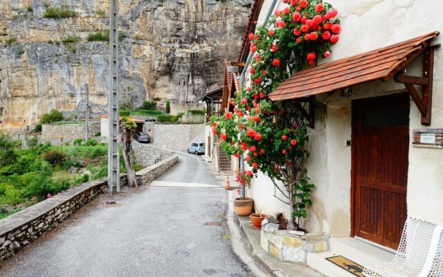 Un jardin dans la falaise